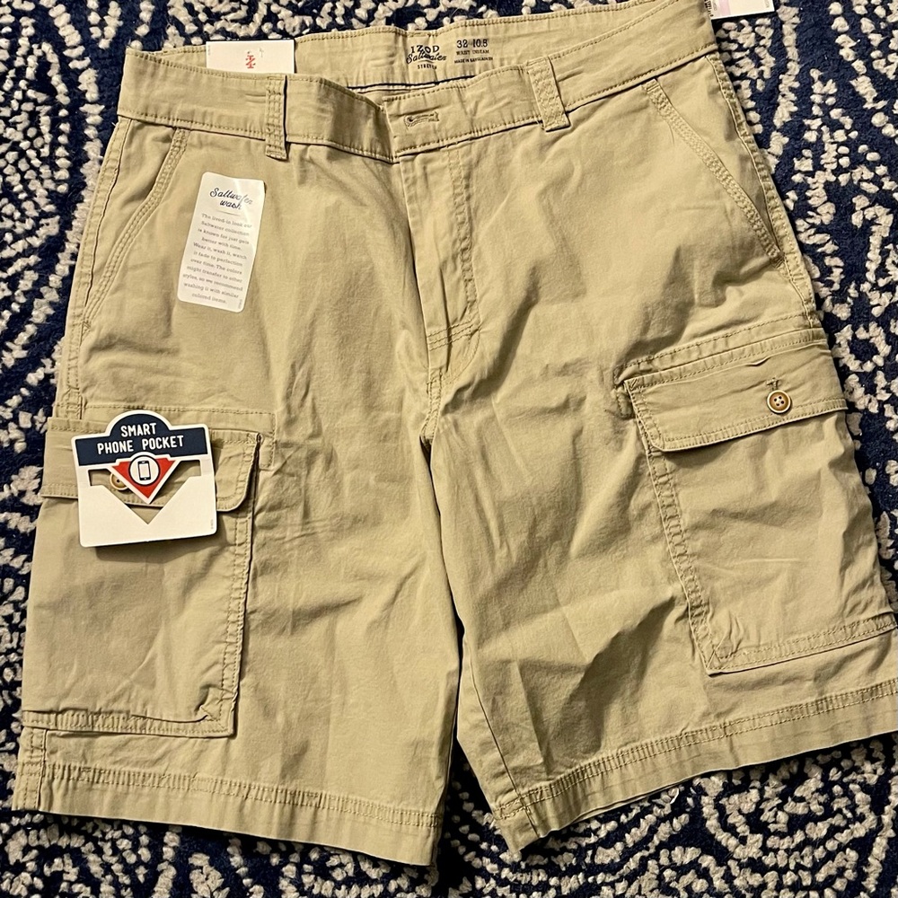 NWT - Izod Saltwater Cargo Short come get it! ✅